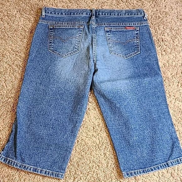 Guess Capri Jeans   - Picture 4 of 4